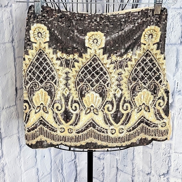 FOREVER 21 Beaded and Sequined Mini Skirt‎ Small - Picture 1 of 6